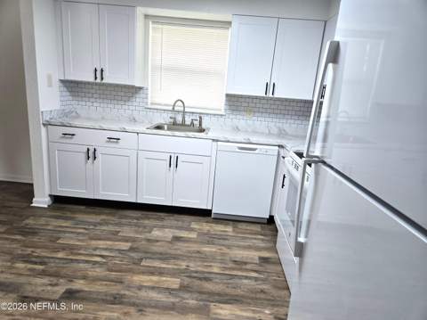 7056 Sonora Drive, Jacksonville FL - photo 9 of 22