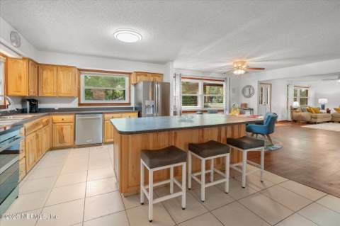500 Walnut Street, Welaka FL - photo 10 of 51