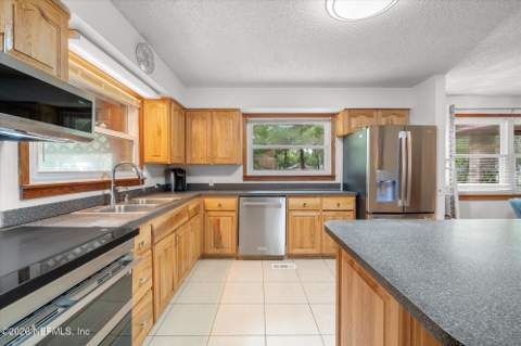 500 Walnut Street, Welaka FL - photo 11 of 51