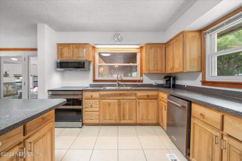 500 Walnut Street, Welaka FL - photo 12 of 51