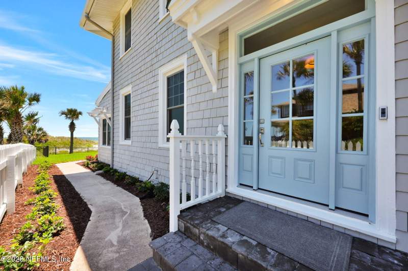 7 bedroom Single Family Residence at 42 Third Street, Atlantic Beach, Atlantic Beach — photo 2