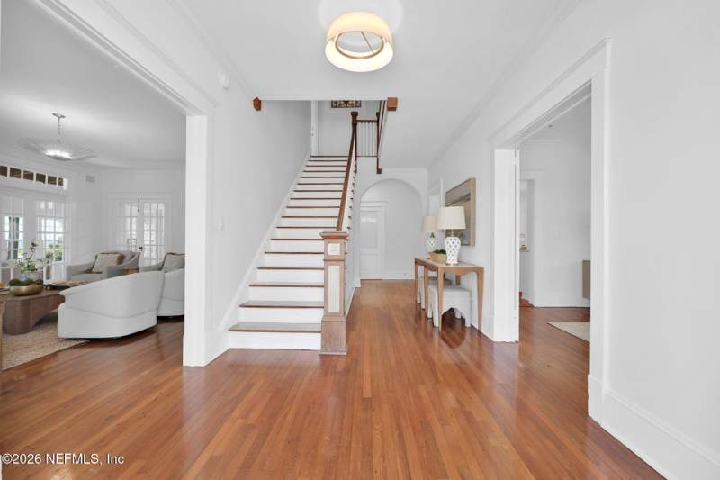 7 bedroom Single Family Residence at 42 Third Street, Atlantic Beach, Atlantic Beach — photo 4