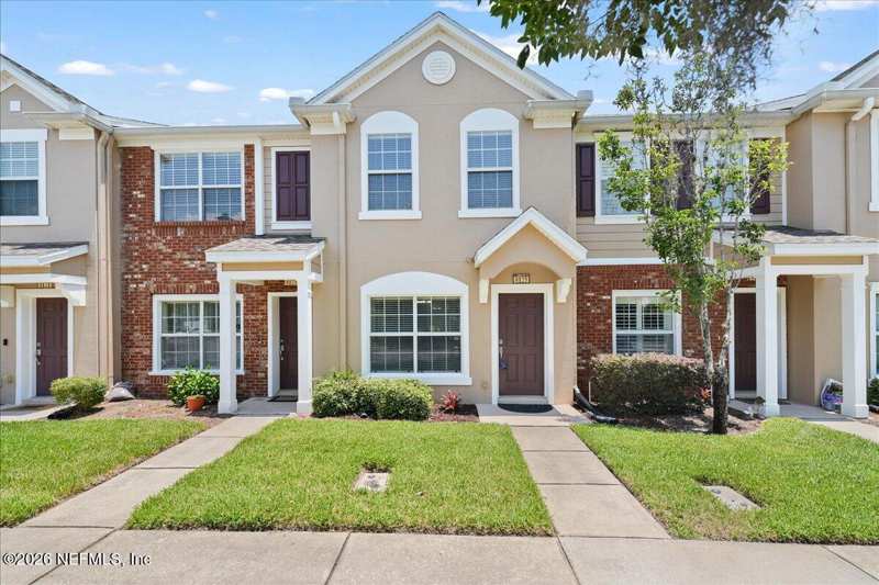 2 bedroom Townhouse at 8125 Summer Point Court, Summerfield, Jacksonville — photo 1