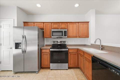 8125 Summer Point Court, Jacksonville FL - photo 11 of 52