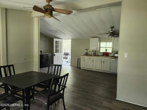 132 Palmetto Point Lane, San Mateo FL - photo 9 of 21