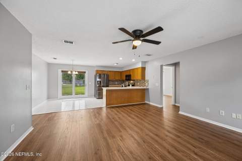 533 E Ohio Avenue, Macclenny FL - photo 10 of 30