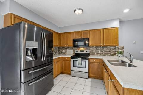 533 E Ohio Avenue, Macclenny FL - photo 11 of 30