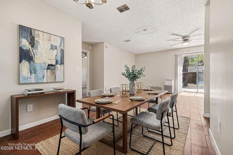 3 bedroom Single Family Residence at 2709 Pinewood Boulevard, Greenwood, Middleburg — photo 3