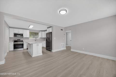 6238 Randia Drive, Jacksonville FL - photo 9 of 36