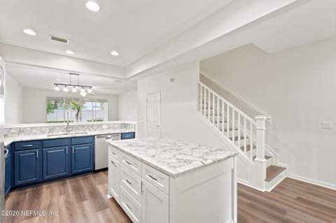 4156 Crownwood Drive, Jacksonville FL - photo 16 of 38