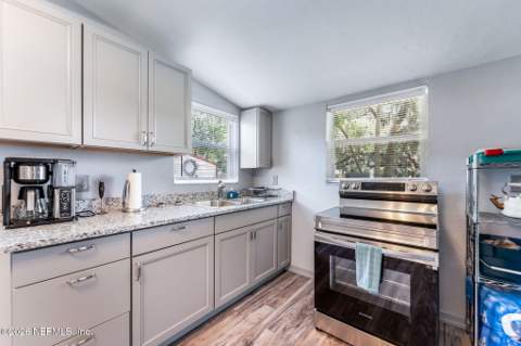 302 Park Avenue, Hastings FL - photo 10 of 21