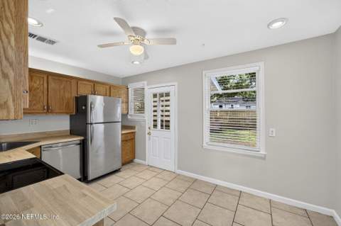 1428 Gay Avenue, Jacksonville FL - photo 8 of 19
