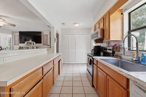 1220 S Lawrence Boulevard, Keystone Heights FL - photo 11 of 34