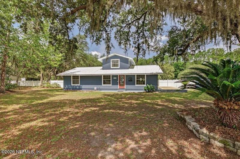 3 bedroom Single Family Residence at 121 Daren Drive, Interlachen Lakes Estates, Palatka — photo 2