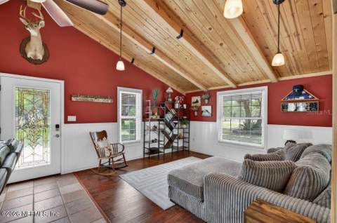 121 Daren Drive, Palatka FL - photo 9 of 43