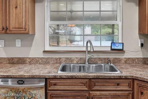 121 Daren Drive, Palatka FL - photo 16 of 43