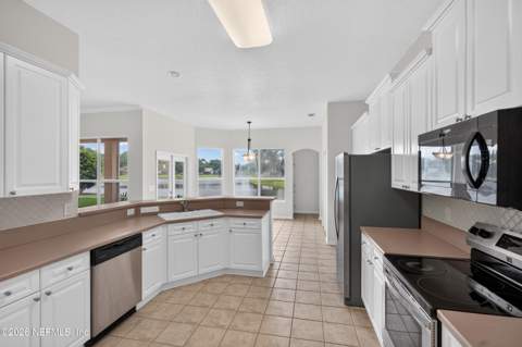 587 Oakmont Drive, Orange Park FL - photo 8 of 32