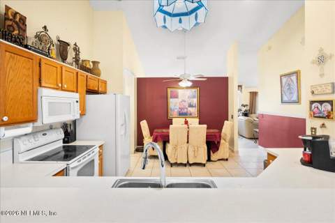 10165 Fawn Lake Court, Jacksonville FL - photo 11 of 34