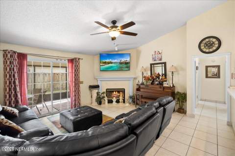 10165 Fawn Lake Court, Jacksonville FL - photo 12 of 34