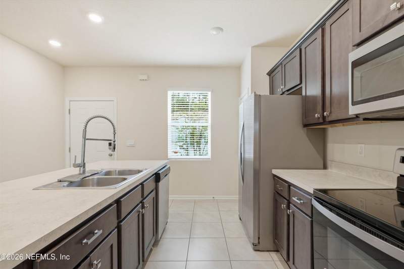 2 bedroom Townhouse at 941 Rotary Road, Rivergate, Jacksonville — photo 4