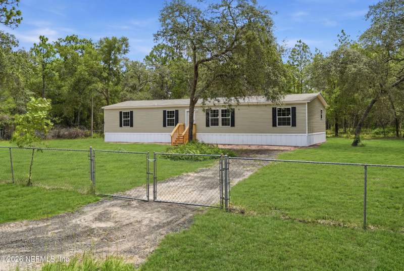 4 bedroom Mobile Home at 7533 Los Padres Avenue, Big Tree Lakes, Keystone Heights — photo 3