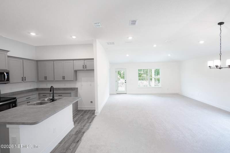 4 bedroom Single Family Residence at 8339 Helmsley Boulevard, Summerglen, Jacksonville — photo 4