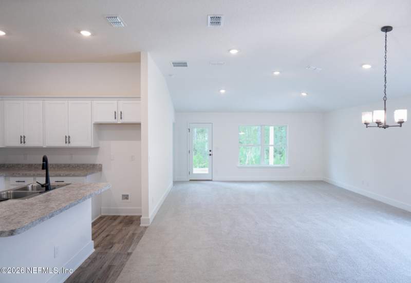 4 bedroom Single Family Residence at 8309 Helmsley Boulevard, Summerglen, Jacksonville — photo 4