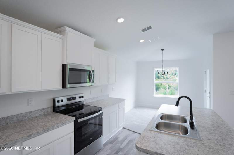 3 bedroom Single Family Residence at 8357 Helmsley Boulevard, Summerglen, Jacksonville — photo 5