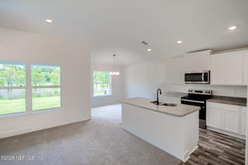 3 bedroom Single Family Residence at 8393 Helmsley Boulevard, Summerglen, Jacksonville — photo 4