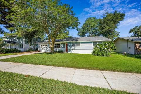 3346 America Avenue, Jacksonville Beach FL - photo 7 of 37