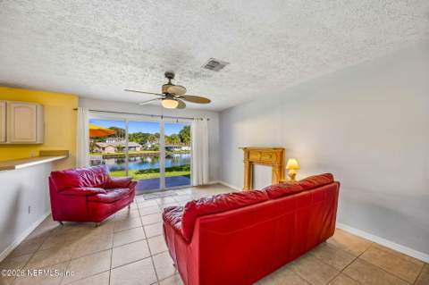 3346 America Avenue, Jacksonville Beach FL - photo 11 of 37