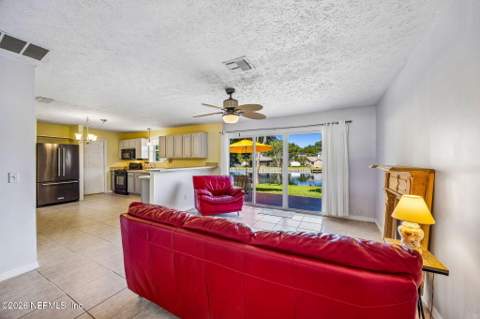 3346 America Avenue, Jacksonville Beach FL - photo 10 of 37