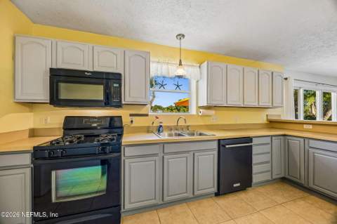 3346 America Avenue, Jacksonville Beach FL - photo 16 of 37