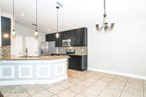 2635 Royal Pointe Drive, Green Cove Springs FL - photo 7 of 21