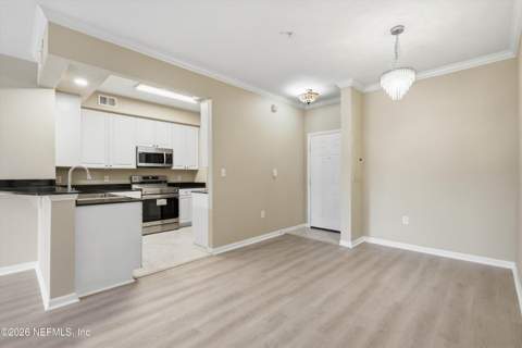 8539 Gate Parkway #9235, Jacksonville FL - photo 7 of 25