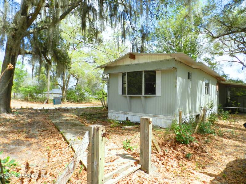 3 bedroom Mobile Home at 755 SW Jasmine Avenue, Sunrise Park, Keystone Heights — photo 2