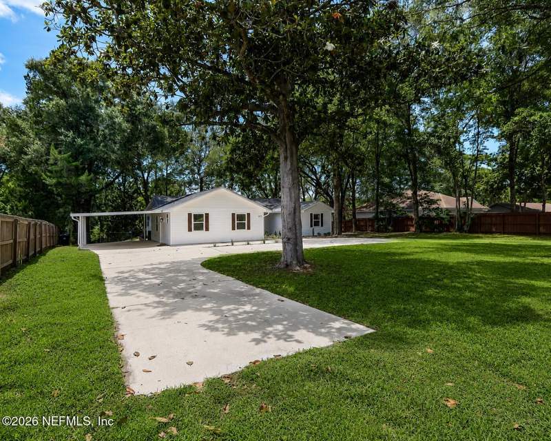 5 bedroom Single Family Residence at 1277 Lake Asbury Drive, Lake Asbury, Green Cove Springs — photo 2