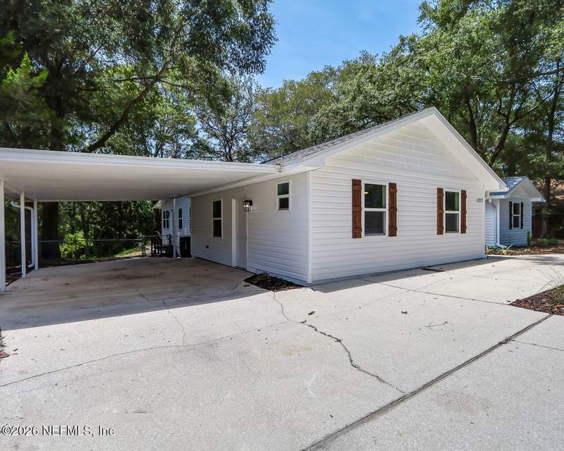 5 bedroom Single Family Residence at 1277 Lake Asbury Drive, Lake Asbury, Green Cove Springs — photo 4