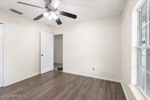 9454 Staplehurst Drive, Jacksonville FL - photo 15 of 28