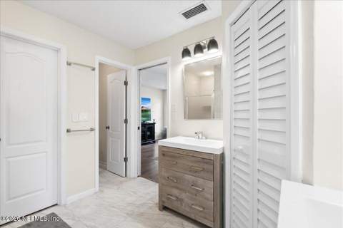 9454 Staplehurst Drive, Jacksonville FL - photo 24 of 28