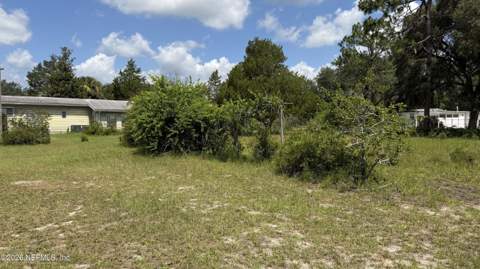 304 Dawn Avenue, Interlachen FL - photo 14 of 54