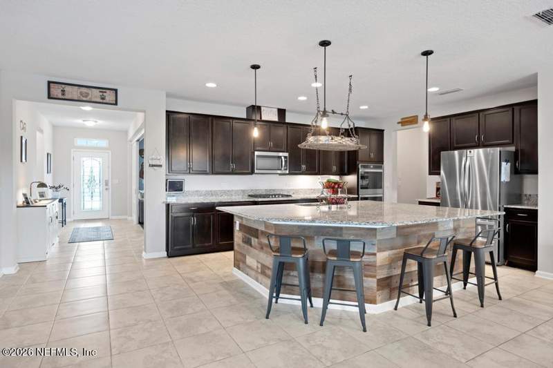 4 bedroom Single Family Residence at 45 Lomond Court, Beacon Lake Phase 2c, St. Augustine — photo 5
