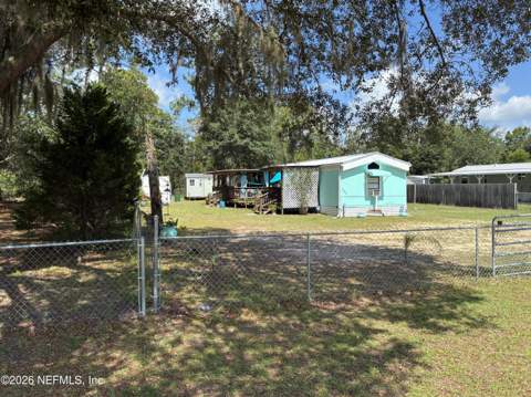 107 Winchester Avenue, Interlachen FL - photo 7 of 22