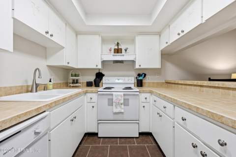 1830 Sevilla Boulevard #204, Atlantic Beach FL - photo 15 of 38