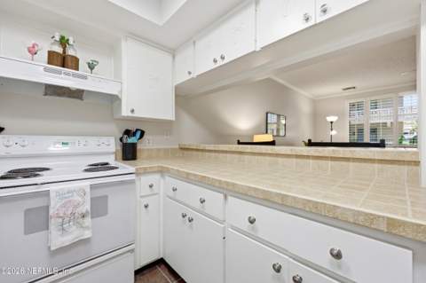 1830 Sevilla Boulevard #204, Atlantic Beach FL - photo 16 of 38