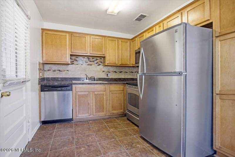 3 bedroom Single Family Residence at 2432 Ellington Avenue, Floradale, Jacksonville — photo 5