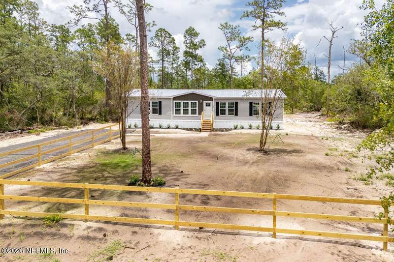 3 bedroom Mobile Home at 230 Redeye Road, Interlachen Lakes Estates, Florahome — photo 3