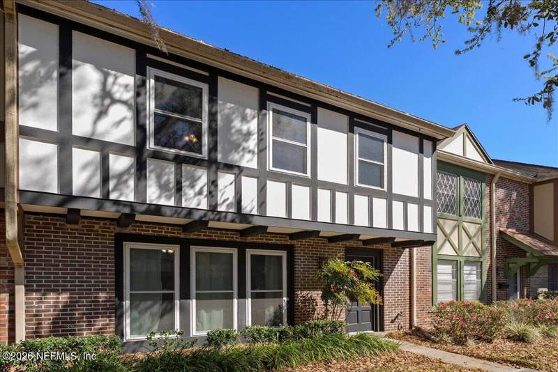 3 bedroom Townhouse at 8140 Sutton Place, Sutton Place, Jacksonville — photo 2