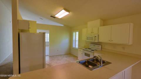 6275 Ironside Drive, Jacksonville FL - photo 13 of 24