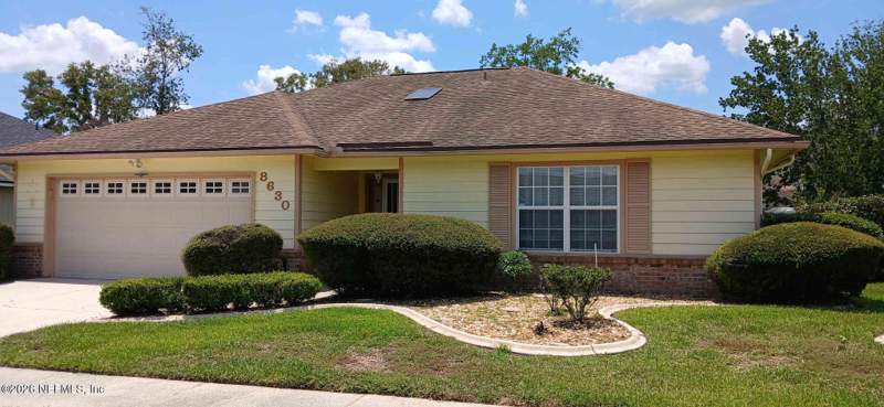3 bedroom Single Family Residence at 8630 Charlesgate Circle, Argyle/chimney Lakes, Jacksonville — photo 2